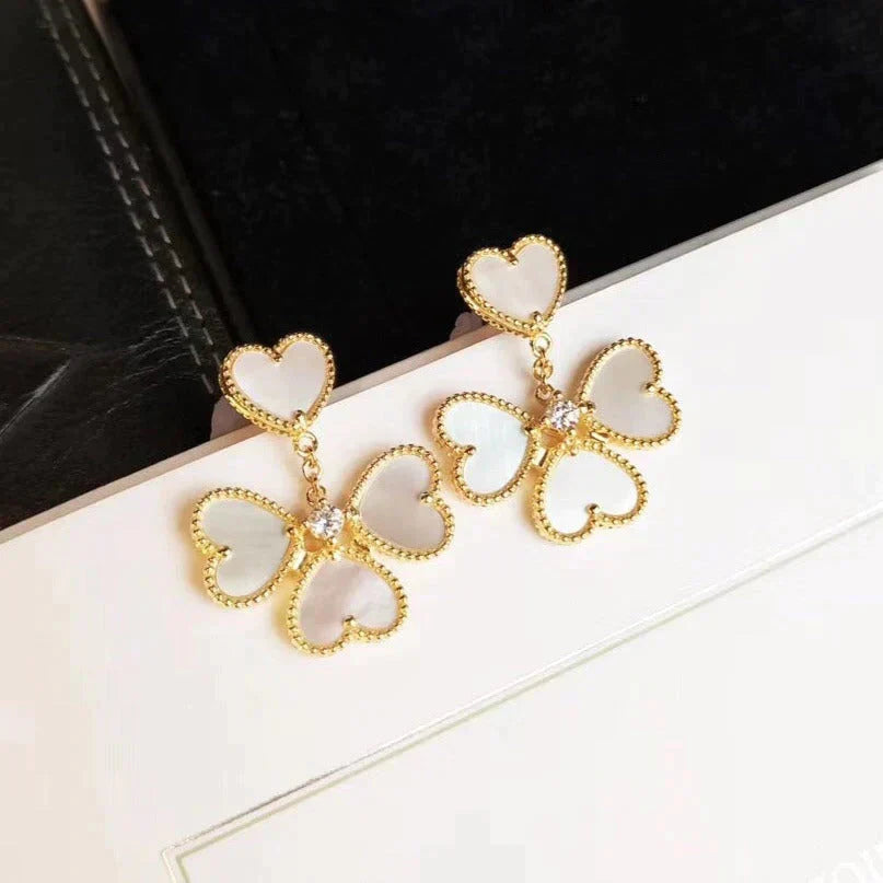 Miro CLOVER SWEET WHITE MOP イヤリング