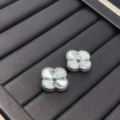 Miro クローバーミニ 9.5MM レーザーピアス