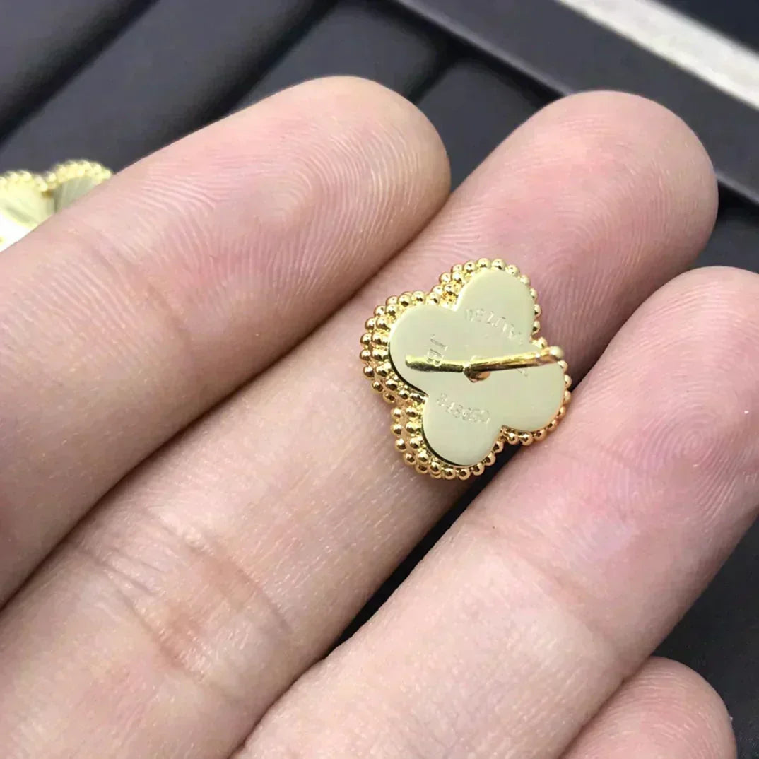 Miro クローバーミニ 9.5MM レーザーピアス