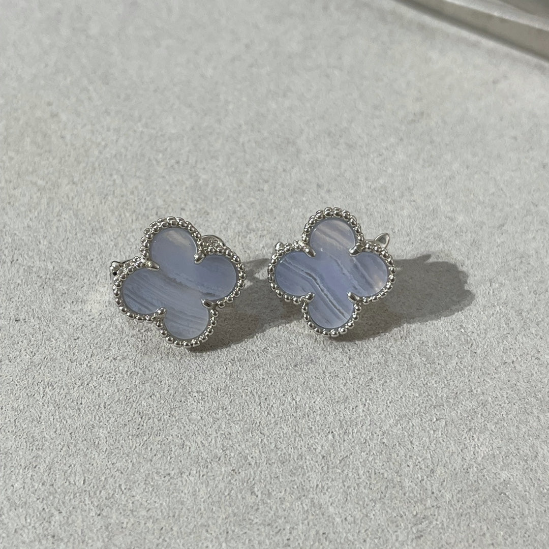 Miro クローバー カルセドニー シルバー スタッドピアス
