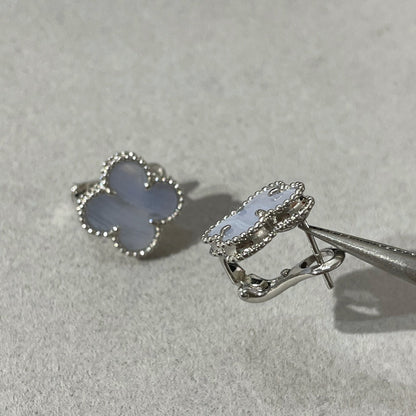 Miro クローバー カルセドニー シルバー スタッドピアス