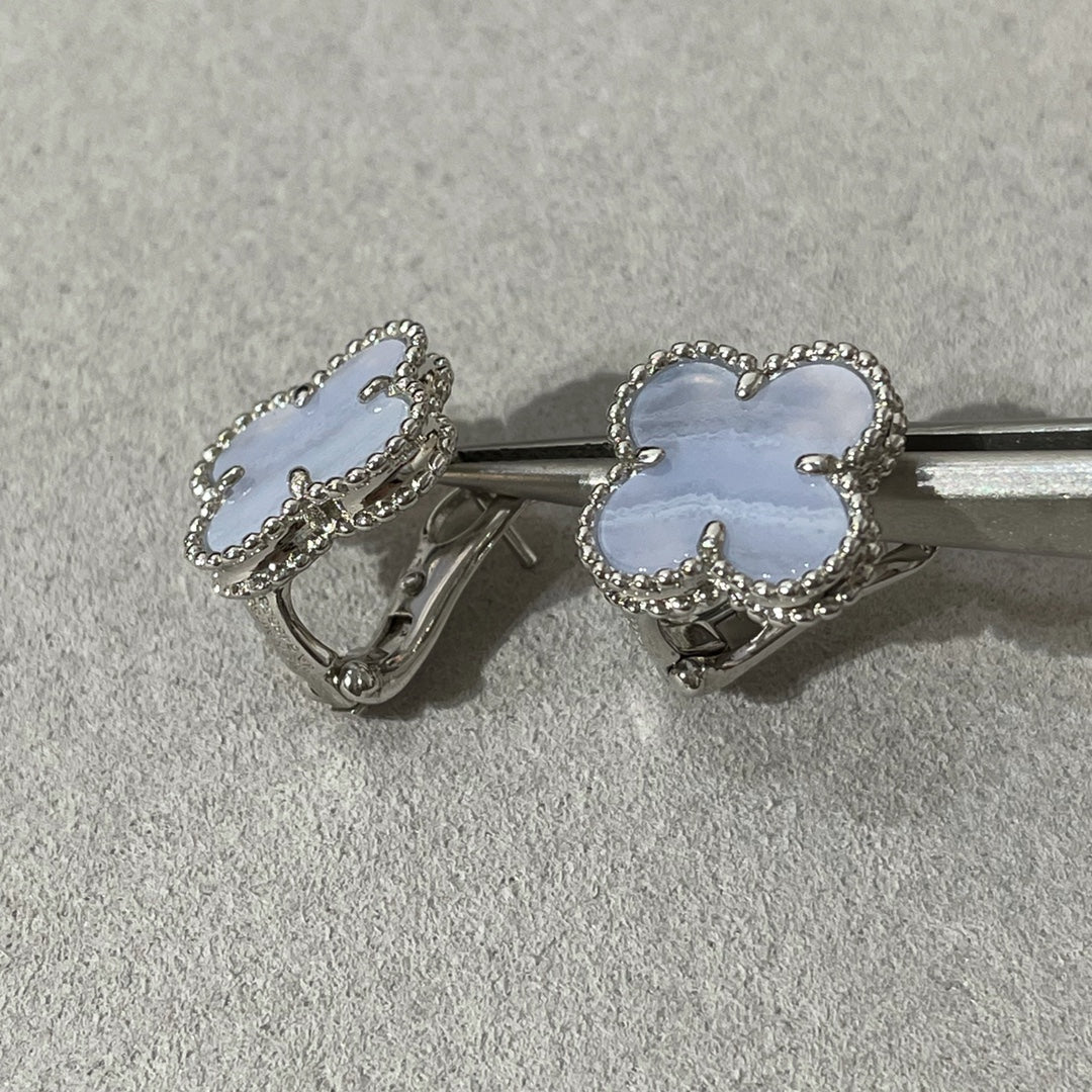 Miro クローバー カルセドニー シルバー スタッドピアス