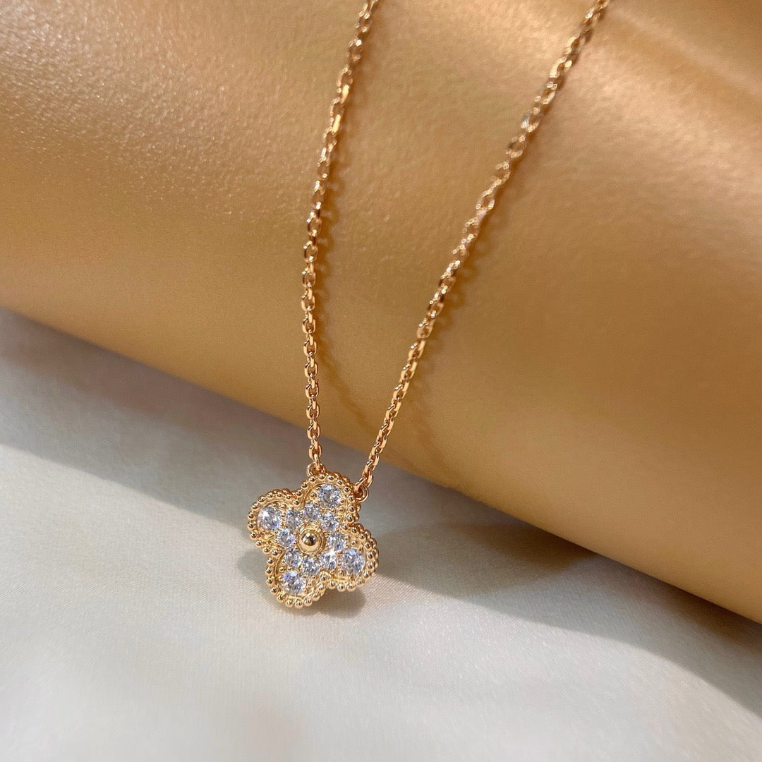 Miro CLOVER 15MM DIAMOND SINGLE FLOWER NECKLACE