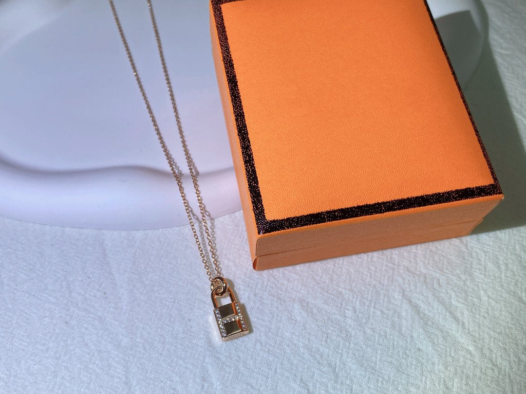 ミロ HM アドバンスド ニッチロック ヘッド ネックレス ダイヤモンド